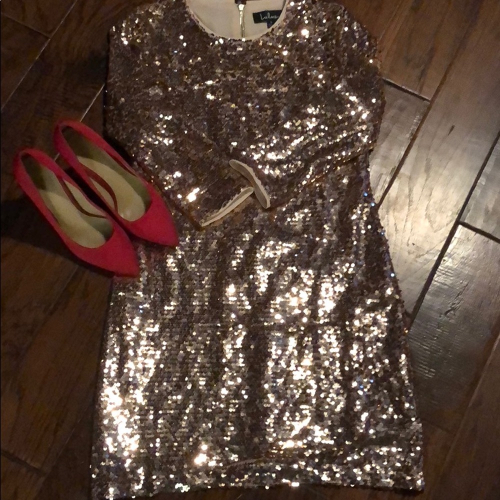 Lulus gold sequin dress! Super cute and fun!